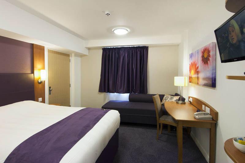 Premier Inn Falkirk East Extérieur photo